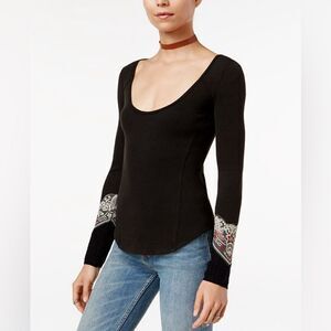 FREE PEOPLE BANDANA CUFF THERMAL TOP DISTRESSED BLACK L